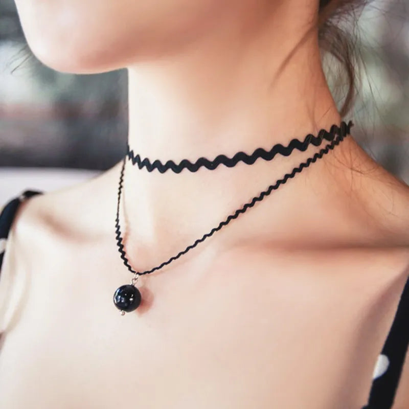 Wholesale New Styles Bijoux Love Vintage Triangle Geometry Tattoo Waterdrop Clavicle Choker Necklace For Women Chain Jewelry